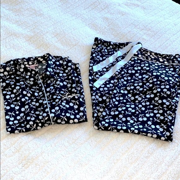 VICTORIA'S SECRET SATIN AFTERHOURS PJ SET XL - Picture 2 of 9